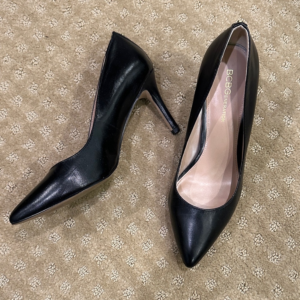 BCBG Elegant Black Pointed Heels